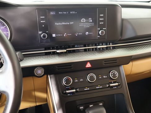Used 2024 Kia Carnival LX FWD image 5