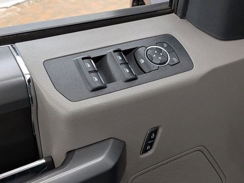 Certified 2019 Ford F150 XLT w/ Equipment Group 302A Luxury image 18