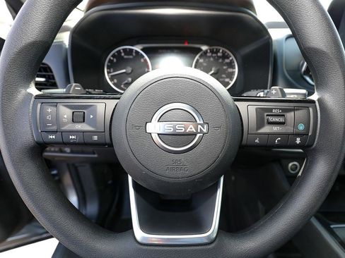 Used 2023 Nissan Rogue SV image 15