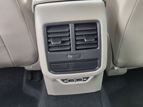 Used 2020 Volkswagen Passat 2.0T SE image 36