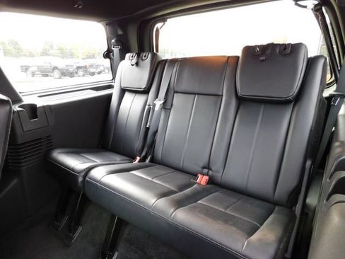 Used 2017 Ford Expedition Limited w/ Equipment Group 301A AWD/4WD image 18