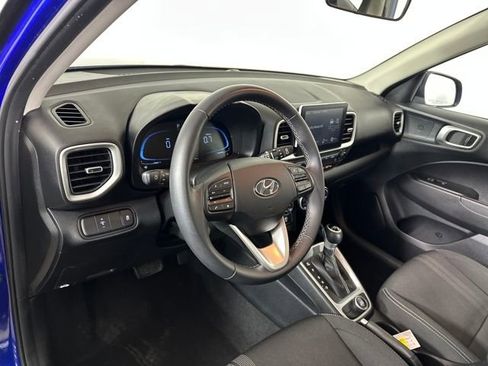 Used 2024 Hyundai Venue SEL image 13