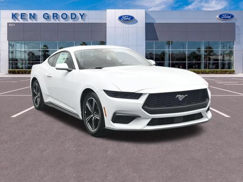 Used 2025 Ford Mustang Coupe RWD image 1