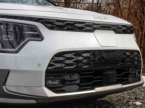 Certified 2023 Kia Niro Wave w/ Wave Preserve Package image 27