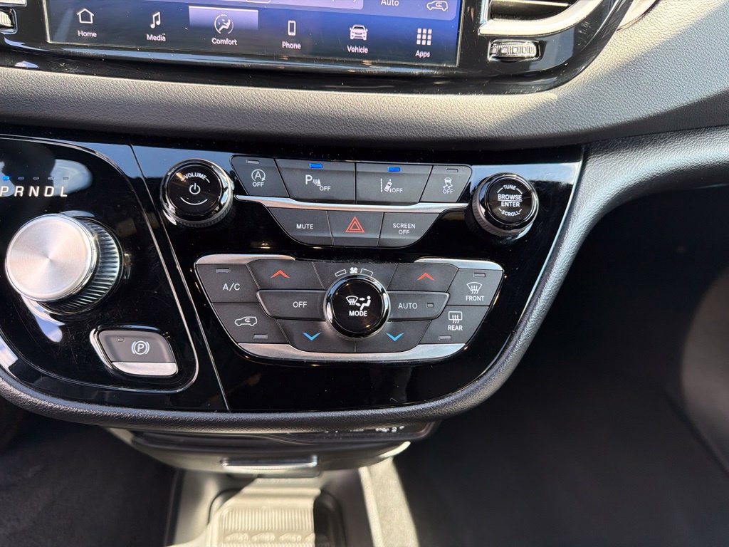 Used 2025 Chrysler Pacifica Select FWD image 28