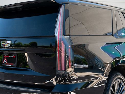 Used 2025 Cadillac Escalade ESV Sport Platinum w/ LPO, Floor Liner Package AWD/4WD image 11