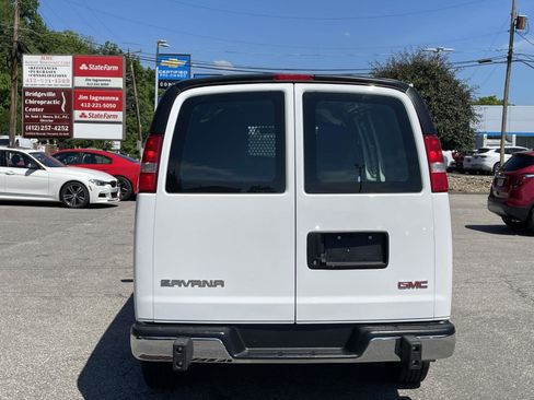 Used 2024 GMC Savana 2500 w/ Driver Convenience Package RWD image 4
