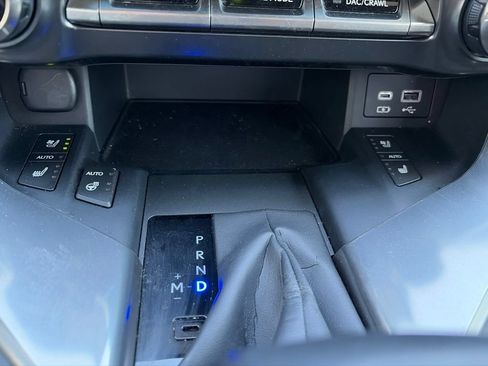 Used 2024 Lexus LX 600 4WD w/ Appearance Package image 33