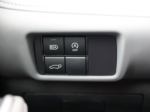 Used 2023 Toyota Highlander XLE AWD/4WD image 38