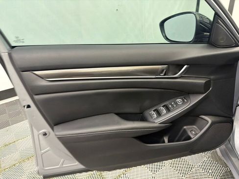 Used 2022 Honda Accord Sport image 11