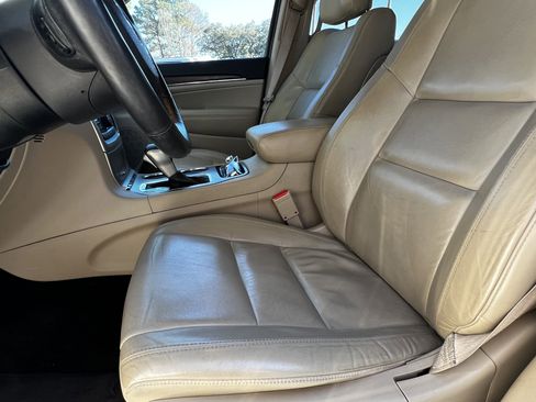 Used 2018 Jeep Grand Cherokee Limited image 17