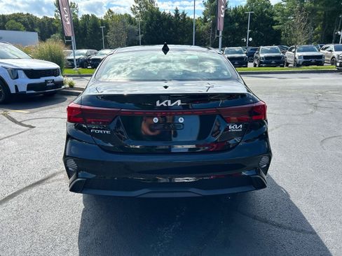 Used 2024 Kia Forte LXS FWD image 4