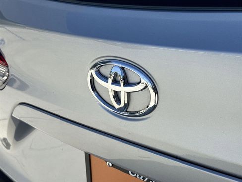 Used 2024 Toyota Corolla Cross L image 28