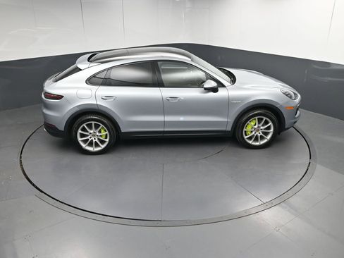 Used 2023 Porsche Cayenne Coupe AWD/4WD image 39