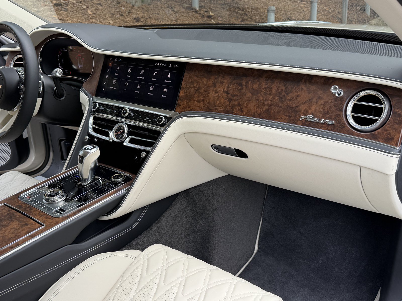 Used 2026 Bentley Flying Spur V8 AWD/4WD image 2