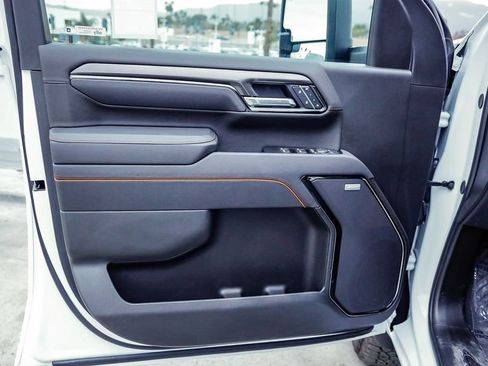 Used 2025 GMC Sierra 2500 AT4 image 51