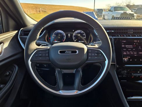 New 2025 Jeep Grand Cherokee Laredo X image 18