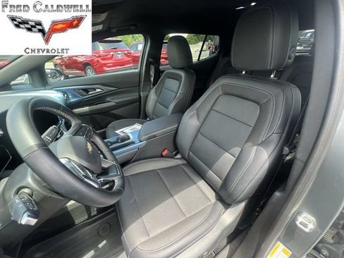 Used 2024 Chevrolet Equinox EV LT FWD image 23