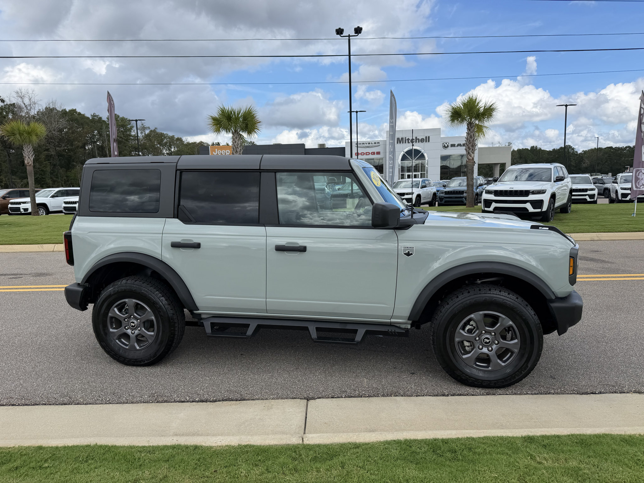 Used 2024 Ford Bronco Big Bend AWD/4WD image 2