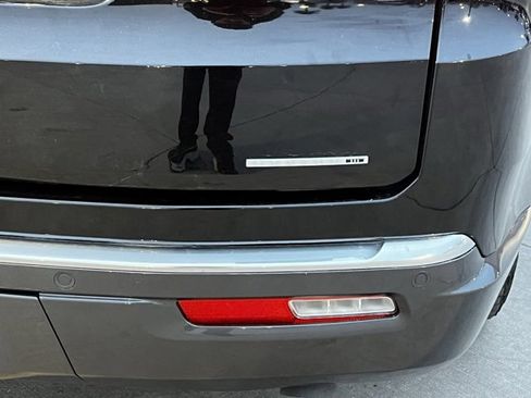 Used 2022 Jeep Wagoneer Series III w/ Premium Group I image 10