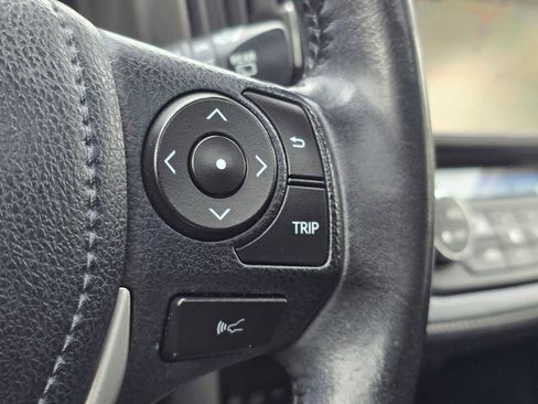 Used 2018 Toyota RAV4 XLE image 37