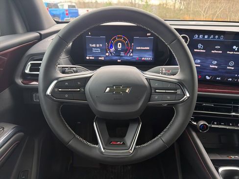 New 2026 Chevrolet Traverse Z71 w/ LPO, Floor Liner Package image 14