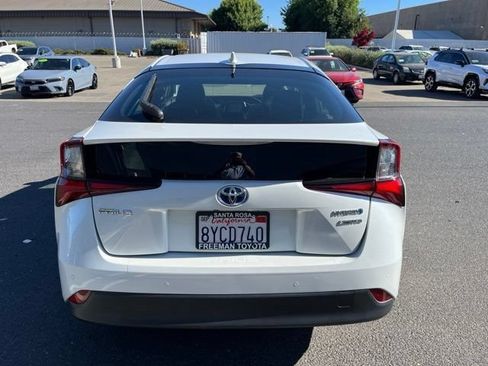 Used 2022 Toyota Prius Limited w/ Premium Convenience Package FWD image 6