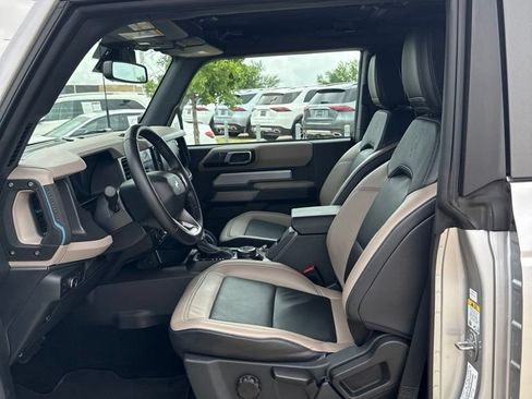 Used 2022 Ford Bronco Wildtrak AWD/4WD image 3