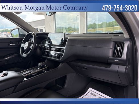 Used 2023 Nissan Pathfinder SL FWD image 37