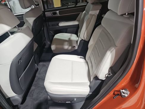 Used 2025 Hyundai Santa Fe Calligraphy AWD/4WD image 15