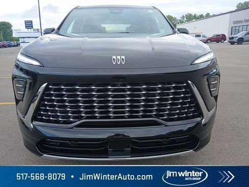 Used 2025 Buick Enclave Avenir w/ LPO, Floor Liner Package AWD/4WD image 5