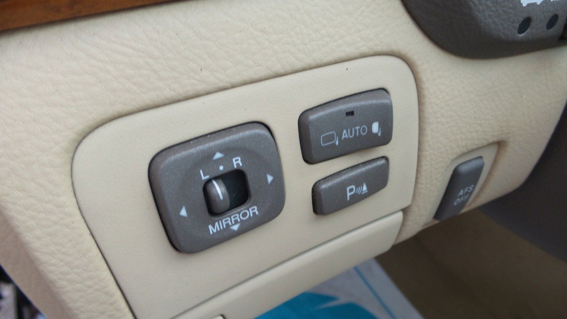 Used 2004 Lexus LS 430 RWD image 28
