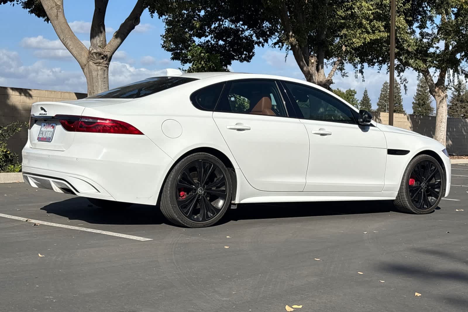 Used 2024 Jaguar XF R-Dynamic SE AWD/4WD image 2
