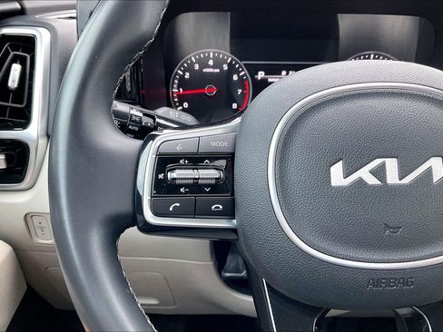 Used 2022 Kia Sorento SX AWD/4WD image 11