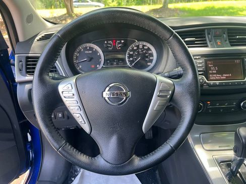 Used 2015 Nissan Sentra SR FWD image 22