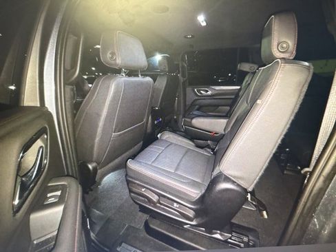 Used 2022 Chevrolet Suburban RST w/ Luxury Package image 10