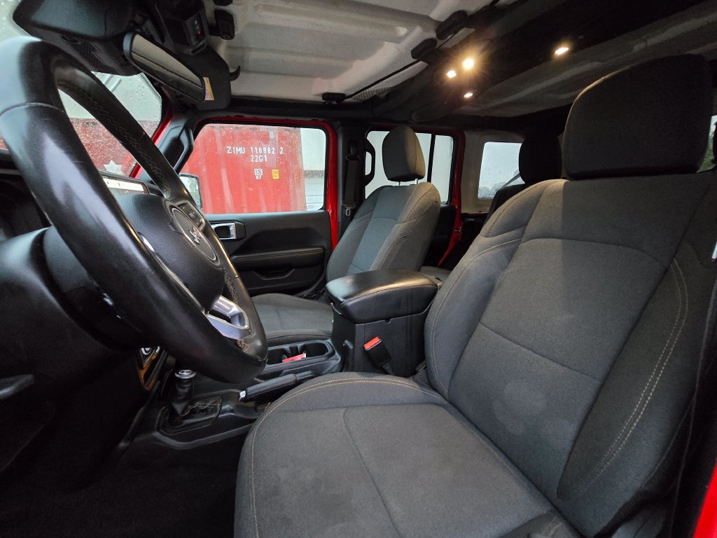 Used 2024 Jeep Wrangler Unlimited Sahara AWD/4WD image 18