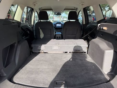 Used 2017 Ford Escape SE w/ Equipment Group 201A FWD image 18