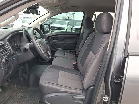 Used 2022 Nissan Titan S image 13