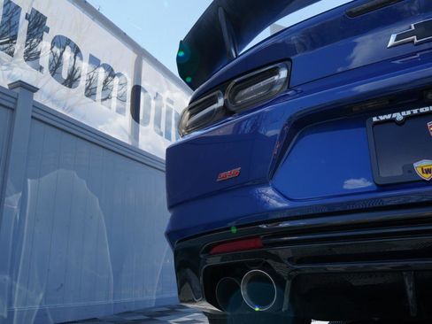 Used 2020 Chevrolet Camaro SS RWD image 81