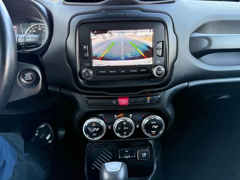 Used 2016 Jeep Renegade Latitude image 14