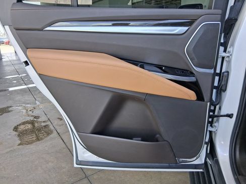 Used 2025 Cadillac Escalade Premium Luxury RWD image 23
