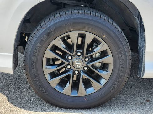Used 2023 Lexus GX 460 Premium w/ Premium Package AWD/4WD image 10