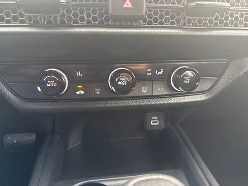 Used 2024 Honda HR-V LX image 31