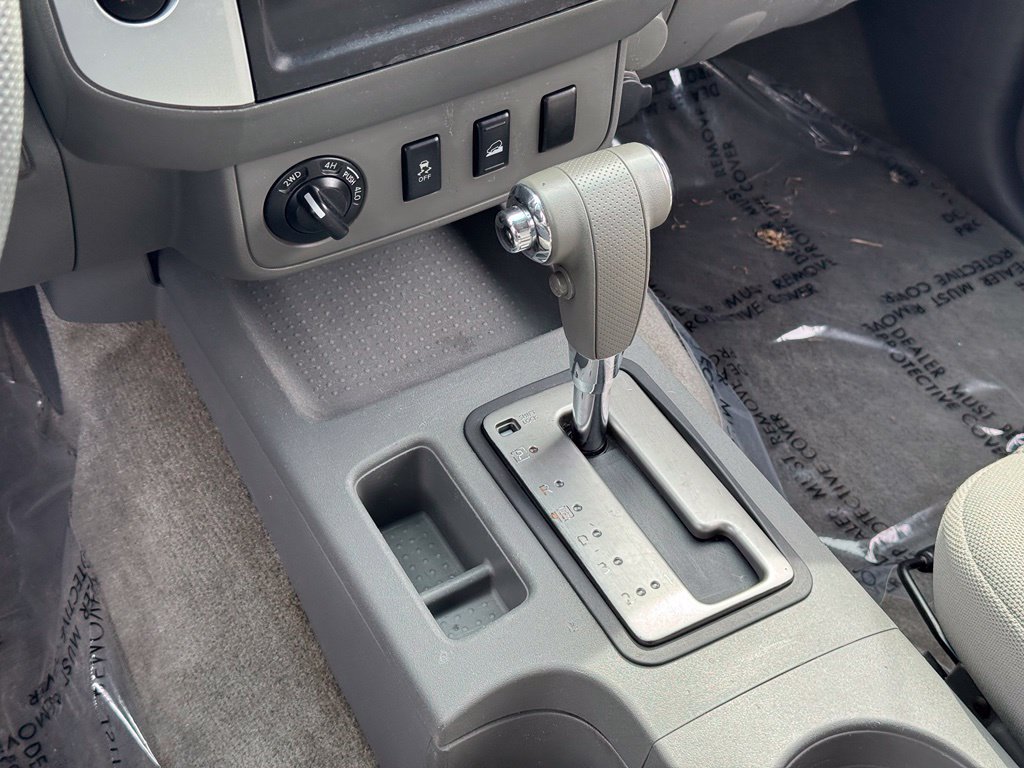 Used 2012 Nissan Frontier SV AWD/4WD image 16