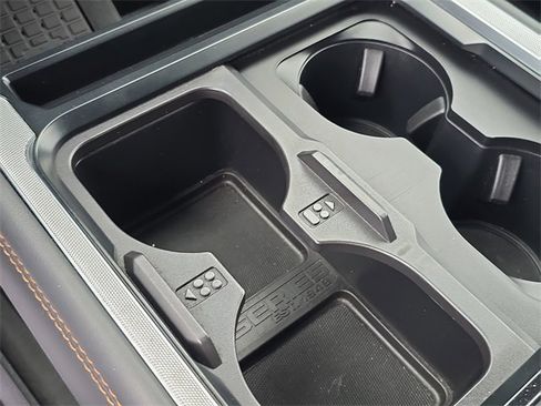 Used 2024 Ford F250 Platinum w/ FX4 Off-Road Package image 27