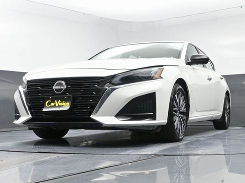 Used 2025 Nissan Altima 2.5 SV image 46