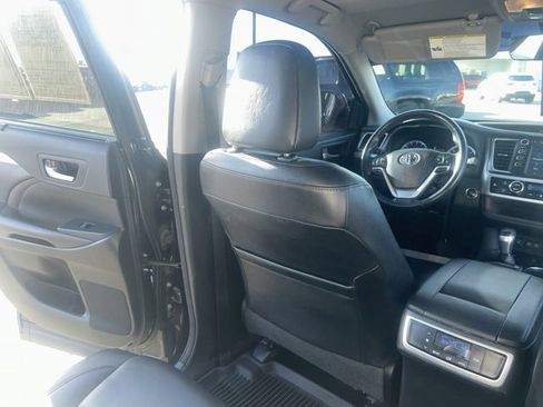 Used 2017 Toyota Highlander XLE image 43