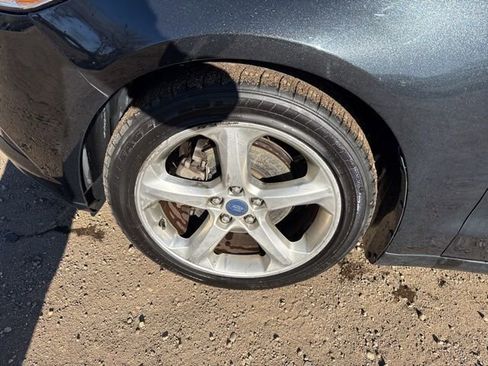 Used 2015 Ford Fusion SE w/ Equipment Group 201A image 11