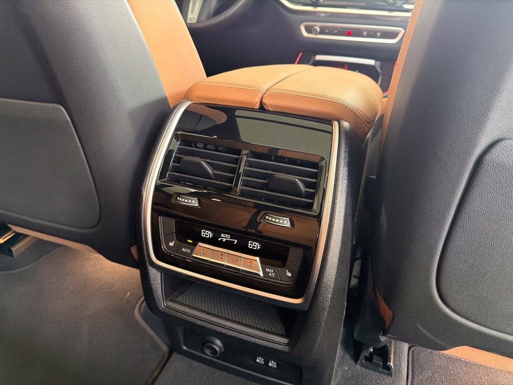 Used 2026 BMW X7 xDrive40i AWD/4WD image 35